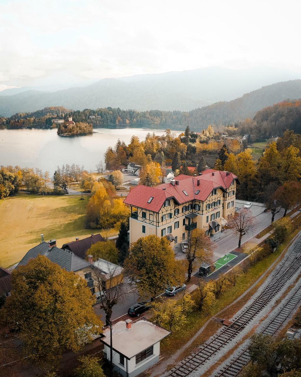 Hotel Triglav Bled Exterior photo